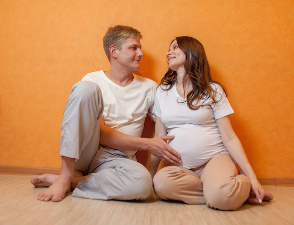 結婚前の妊娠はもう驚かない時代 最新のできちゃった婚の割合 家族挙式のウエディング知恵袋