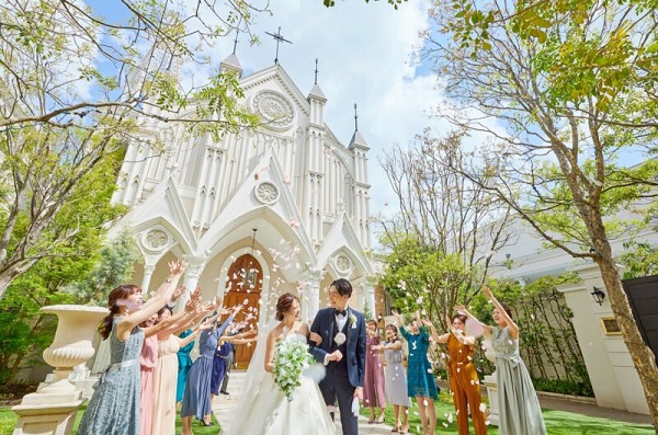 鴨川を臨む大聖堂セントアクアチャペル京都で叶う家族婚