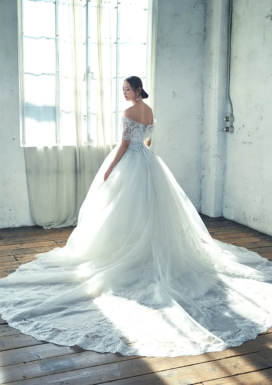 家族挙式のウェディングドレス