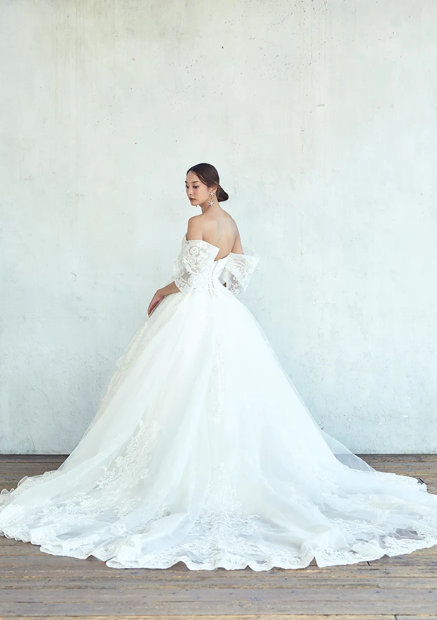 家族挙式のウェディングドレス